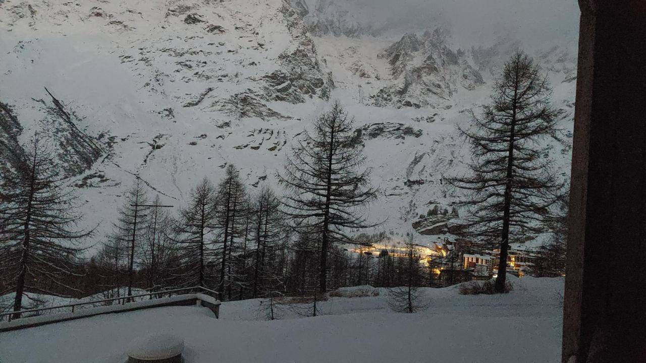 Bilocale Cervinia Cielo Alto Sulle Piste Lägenhet Breuil-Cervinia Exteriör bild